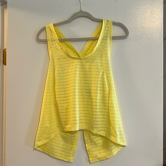 ZYIA Tops - Zyia active open back tank top